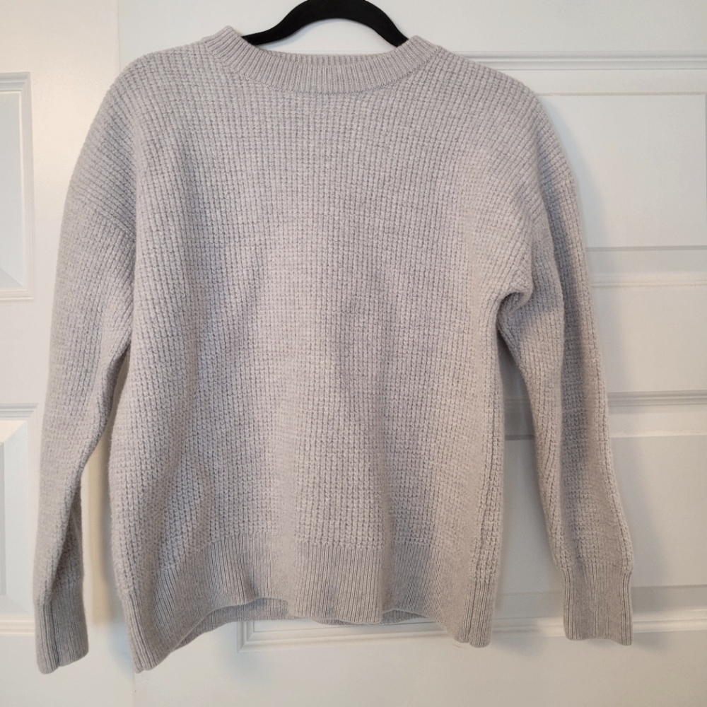 Aritzia Wilfred Free Sweater